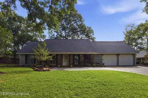 222 Greenfield Pl, Brandon, MS 39047