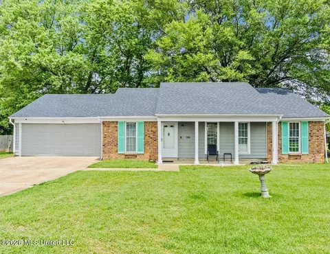 3880 Ivanhoe Dr, Horn Lake, MS 38637