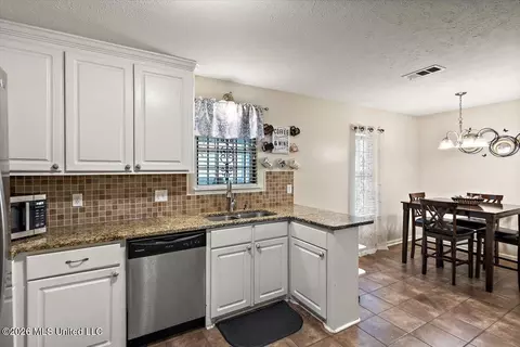 Kitchen - 6 Canary Pl, Jackson, MS 39204 photo 1 of 2