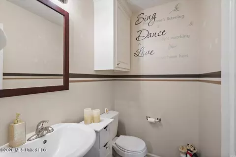 Bath - 6 Canary Pl, Jackson, MS 39204 photo 1 of 3