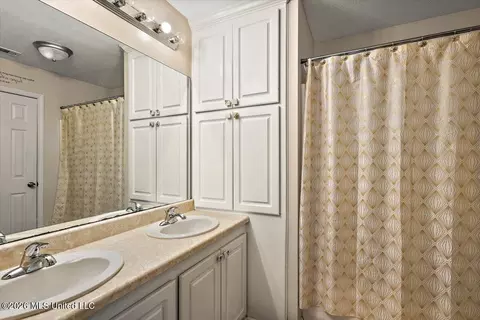 Bath - 6 Canary Pl, Jackson, MS 39204 photo 3 of 3
