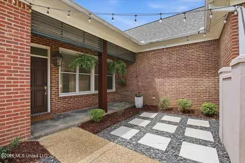 Exterior - 115 Camden Ct, Madison, MS 39110 photo 5 of 13