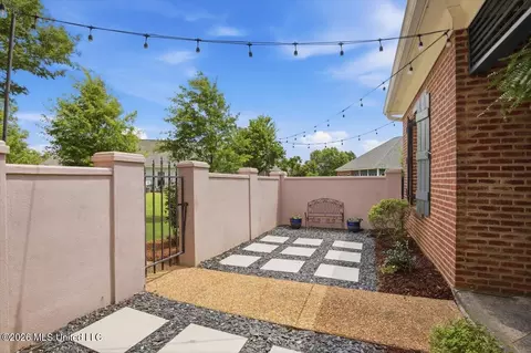 Exterior - 115 Camden Ct, Madison, MS 39110 photo 6 of 13
