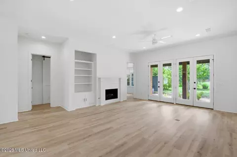Living - 115 Camden Ct, Madison, MS 39110 photo 1 of 4