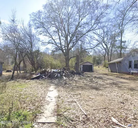 823 Myrtlewood Dr, Jackson, MS 39204