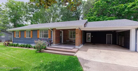 4211 Berlin Dr, Jackson, MS 39211