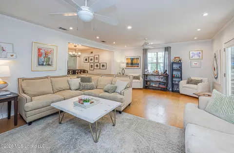 Living - 4211 Berlin Dr, Jackson, MS 39211 photo 4 of 4