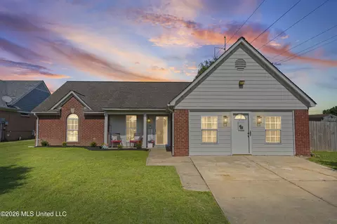 9022 Belmont Dr, Southaven, MS 38671