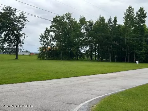 2429 Airport Lot Apt 2 Dr, Diamondhead, MS 39525