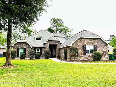 7444 Turnberry Dr, Diamondhead, MS 39525