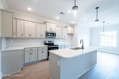 Kitchen - 7627 John Elliott Ln, Hernando, MS 38632 photo 1 of 2