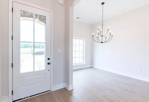 Entry Way - 7627 John Elliott Ln, Hernando, MS 38632 photo 1 of 5