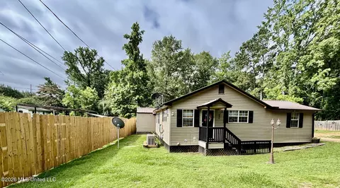 834 Maddox Ave, Mccomb, MS 39648
