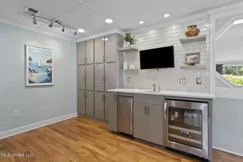 Kitchen - 4215 Athens Dr, Jackson, MS 39211 photo 8 of 9