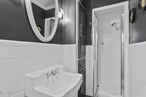 Bath - 4215 Athens Dr, Jackson, MS 39211 photo 8 of 9