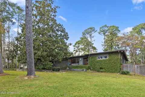 Exterior - 4215 Athens Dr, Jackson, MS 39211 photo 4 of 9