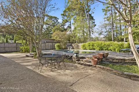 Exterior - 4215 Athens Dr, Jackson, MS 39211 photo 5 of 9