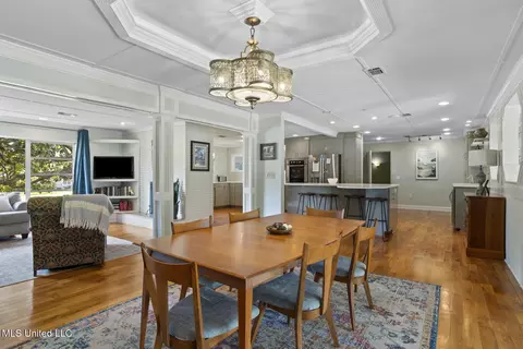 Dining - 4215 Athens Dr, Jackson, MS 39211 photo 2 of 2