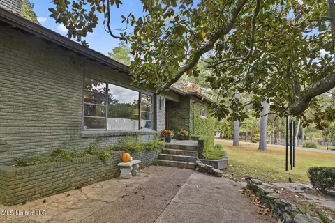 Exterior - 4215 Athens Dr, Jackson, MS 39211 photo 2 of 9