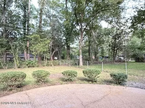 Exterior - 144 Glenside Dr, Jackson, MS 39211 photo 6 of 6