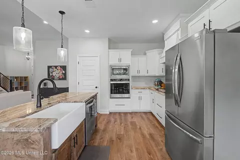 Kitchen - 4770 Bakers Trl, Nesbit, MS 38651 photo 1 of 2
