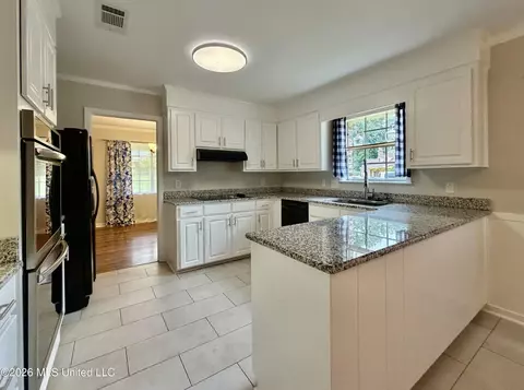 Kitchen - 1206 Dartmoor Dr, Clinton, MS 39056 photo 3 of 5