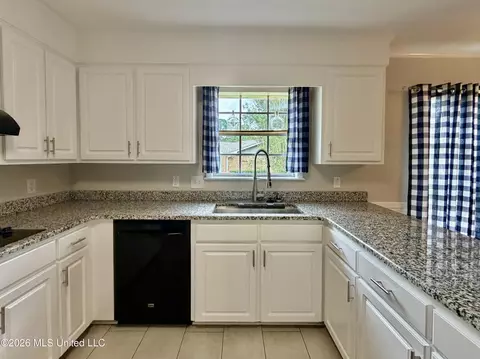 Kitchen - 1206 Dartmoor Dr, Clinton, MS 39056 photo 1 of 5