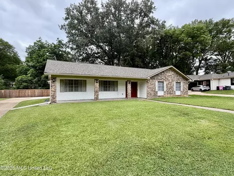 Exterior - 1206 Dartmoor Dr, Clinton, MS 39056 photo 4 of 16