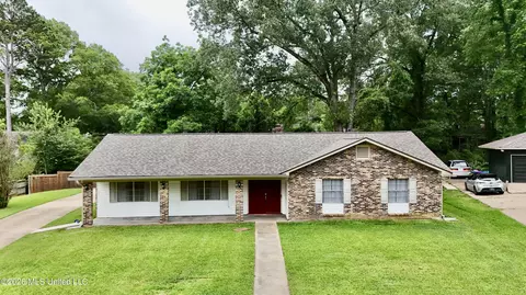 Exterior - 1206 Dartmoor Dr, Clinton, MS 39056 photo 6 of 16