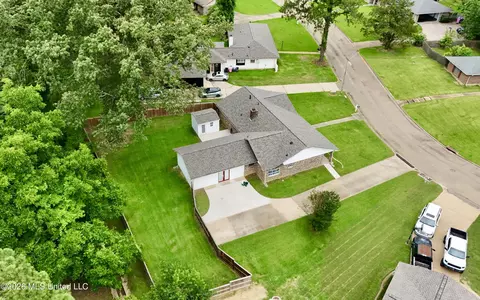View/Area - 1206 Dartmoor Dr, Clinton, MS 39056 photo 3 of 5