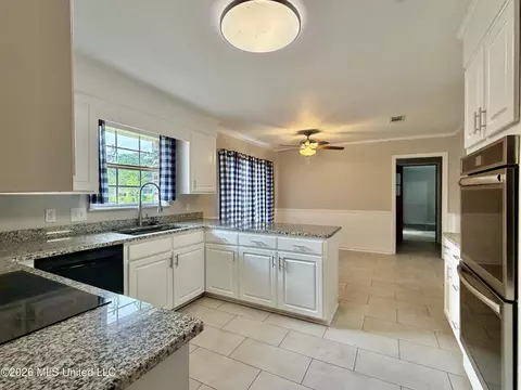 Kitchen - 1206 Dartmoor Dr, Clinton, MS 39056 photo 2 of 5