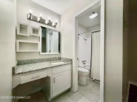 Bath - 1206 Dartmoor Dr, Clinton, MS 39056 photo 1 of 8