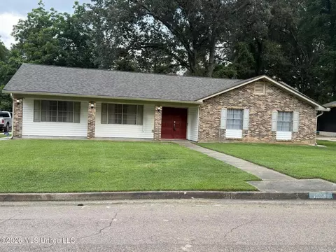 1206 Dartmoor Dr, Clinton, MS 39056