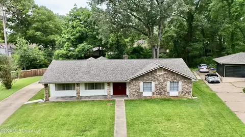 Exterior - 1206 Dartmoor Dr, Clinton, MS 39056 photo 2 of 16