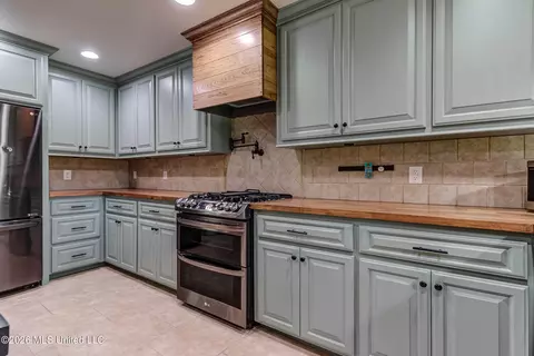 Kitchen - 17242 E Spring Lake Dr, Vancleave, MS 39565 photo 3 of 5