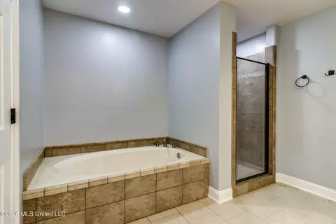 Bath - 17242 E Spring Lake Dr, Vancleave, MS 39565 photo 4 of 5