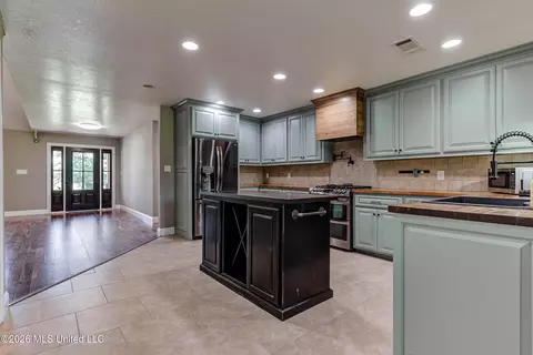 Kitchen - 17242 E Spring Lake Dr, Vancleave, MS 39565 photo 4 of 5