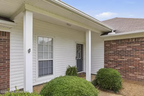 Exterior - 723 Trip Dr, Brandon, MS 39042 photo 3 of 5