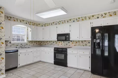 Kitchen - 723 Trip Dr, Brandon, MS 39042 photo 1 of 3