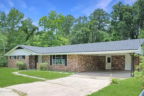 108 Tennyson Cv, Picayune, MS 39466