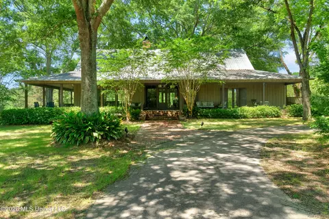 5844 N Williamsburg Rd, Bassfield, MS 39421