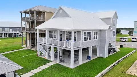 4009 Borneo St, Bay Saint Louis, MS 39520