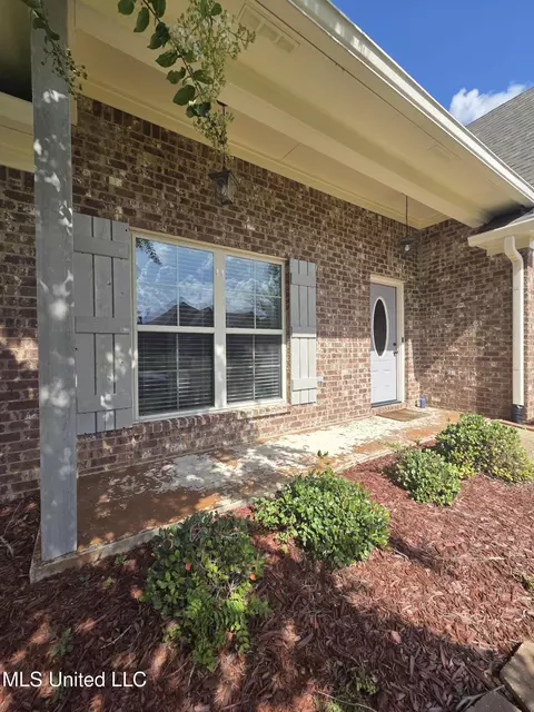 Exterior - 305 Flagstone Dr, Brandon, MS 39042 photo 4 of 8