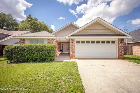 15116 Clear Springs Dr, Biloxi, MS 39532