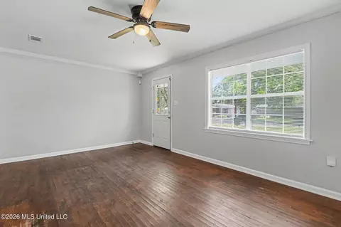 Living - 4301 Briggs St, Moss Point, MS 39563 photo 2 of 3