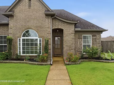 Exterior - 5353 Keating Dr, Olive Branch, MS 38654 photo 3 of 8