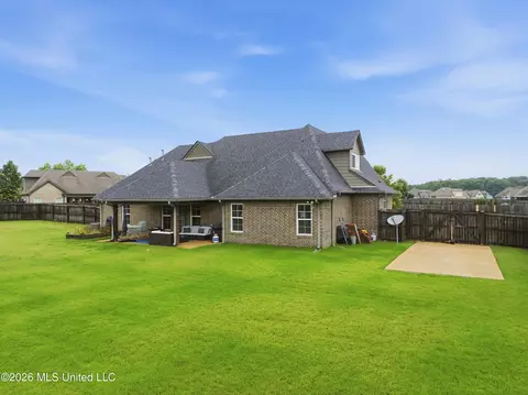 Exterior - 5353 Keating Dr, Olive Branch, MS 38654 photo 7 of 8