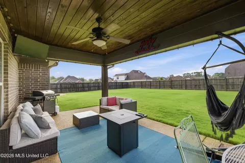 Exterior - 5353 Keating Dr, Olive Branch, MS 38654 photo 5 of 8
