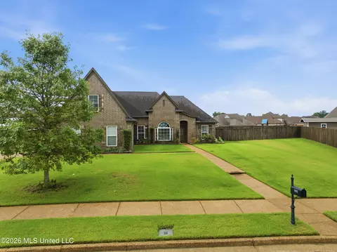 Exterior - 5353 Keating Dr, Olive Branch, MS 38654 photo 2 of 8
