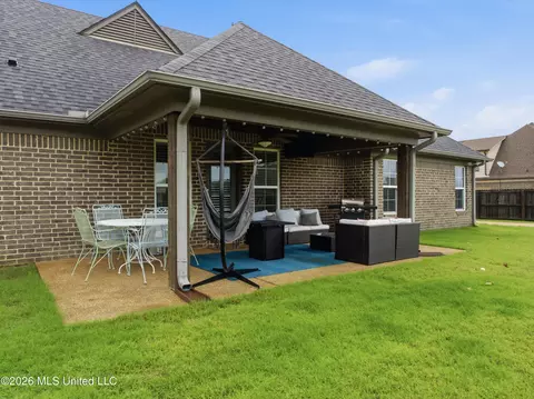 Exterior - 5353 Keating Dr, Olive Branch, MS 38654 photo 6 of 8